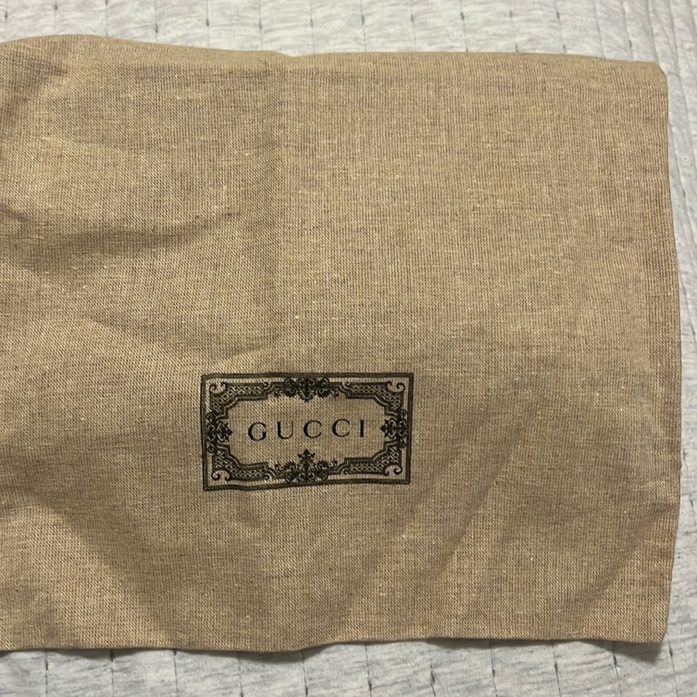 Worn once gucci bag with bag